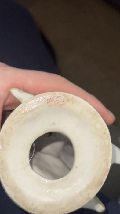 Продам фарфоровую статуетку мальчик на лошадке,всадник