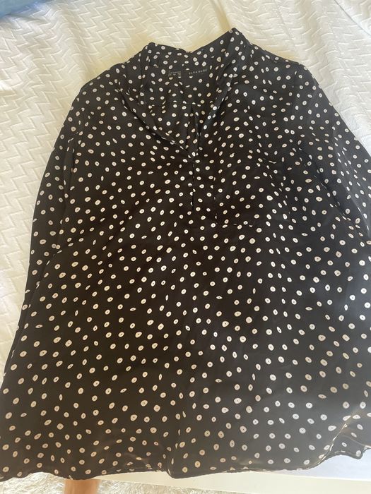 Camisa preta. ZARA. Tipo seda. Tamanho S.