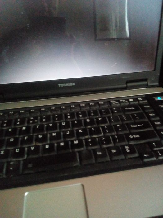 Laptop Toshiba na nowszy zamienię lub sprzedam.