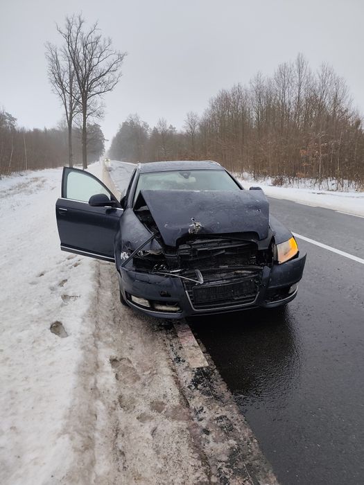 Uszkodzone Audi A6 C6 2010