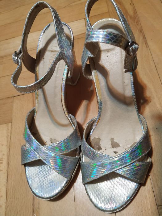 Srebrne holograficzne sandały rozm. 37