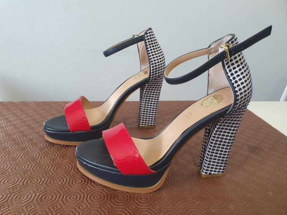 Sapatos marca EXÉ n°37 ( usados uma vez )