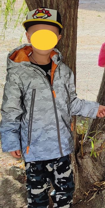 Куртка вітровка демісезона на хлопчика 6-7років.