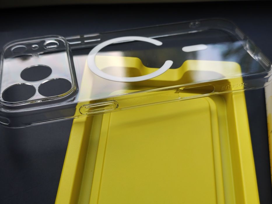 Прозорий чохол Baseus Crystal Slim Magnetic для iPhone 17 Pro Max