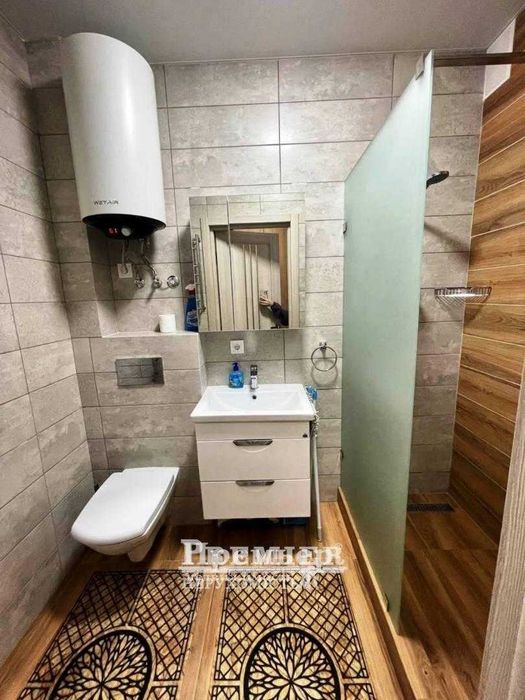 Продам 1 ком квартиру с видом на Парк.  Ремонт. Мебель.