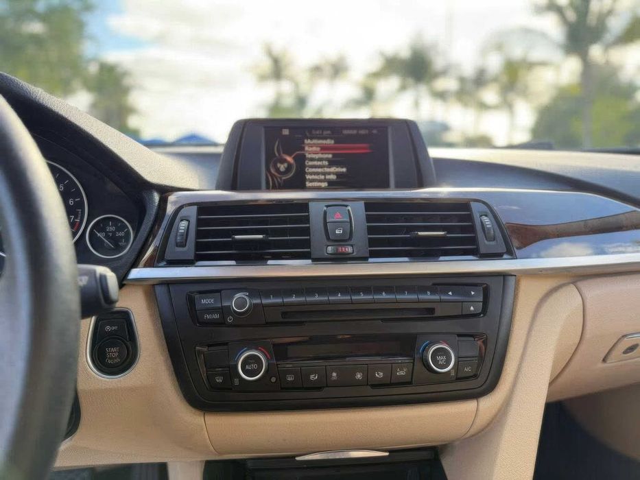 BMW 320I      2015