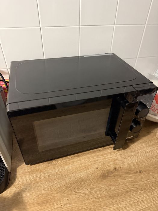 Micro-ondas KUNFT KMWO9173BK (20 L - Sem Grill - Preto)