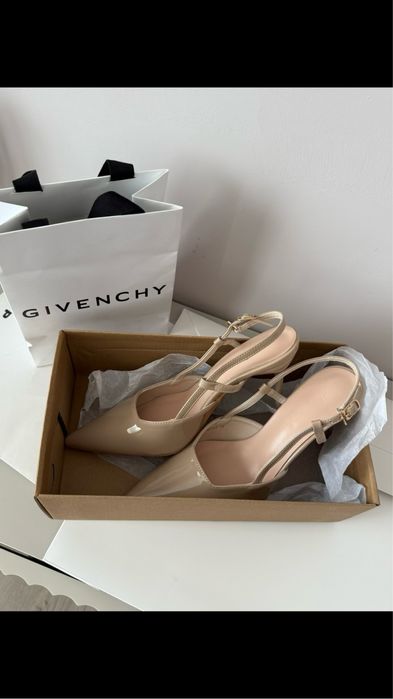 Лаковані туфлі на підборах