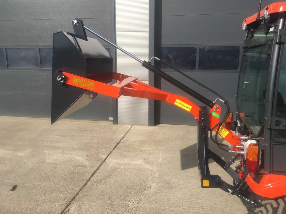 Ładowacz do mini ciągnika hydrauliczny