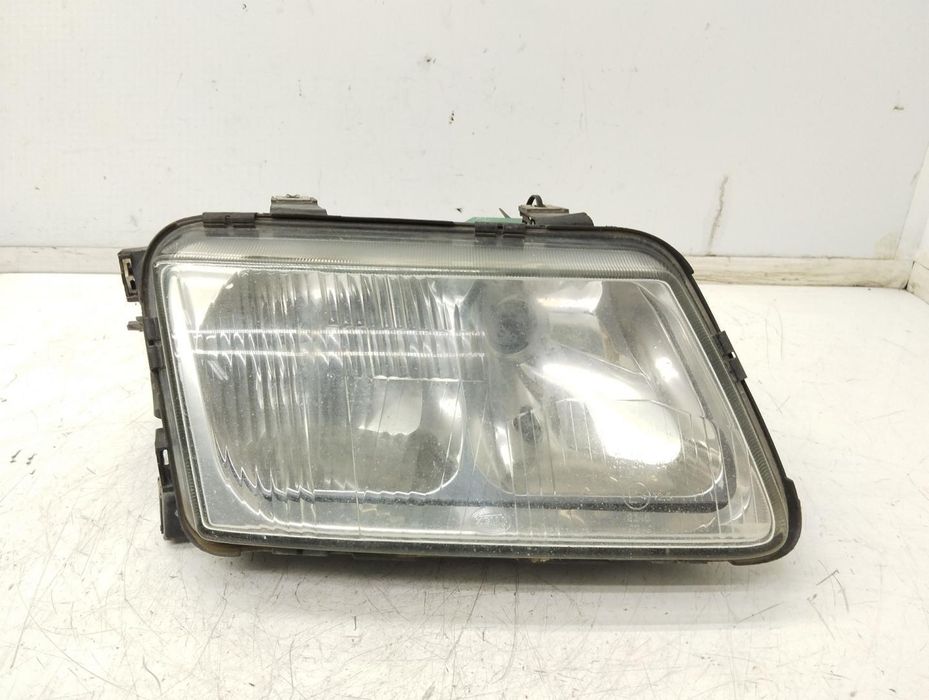 farol direito audi A3 8L