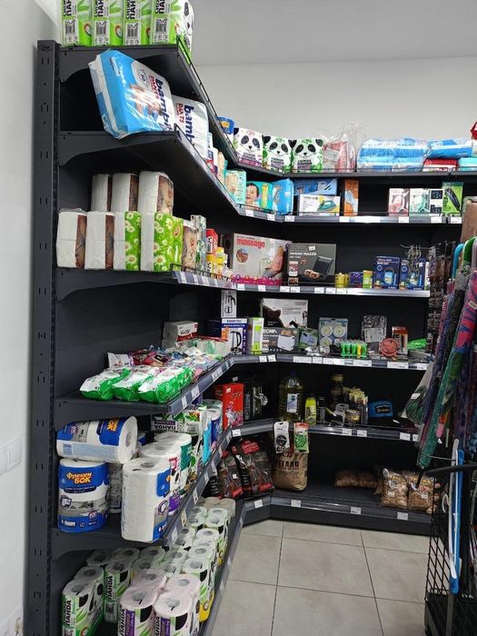 Торгові стелажі з полицями та перфровація, стелажі для магазинів