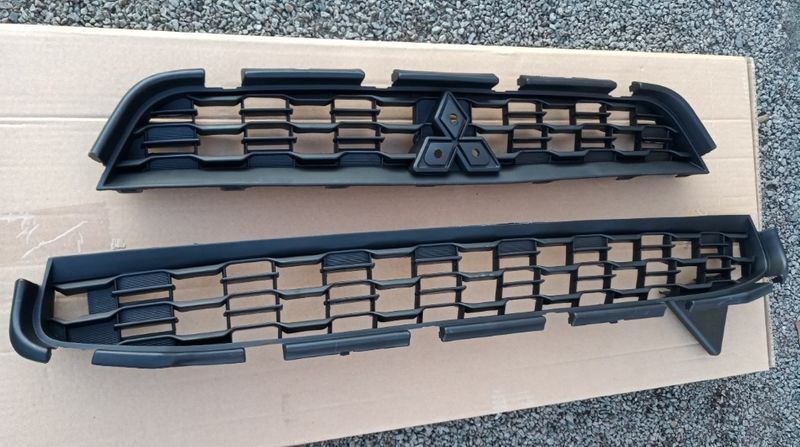 Решетка радиатора Mitsubishi ASX Outlander Sport USA 2013-2016