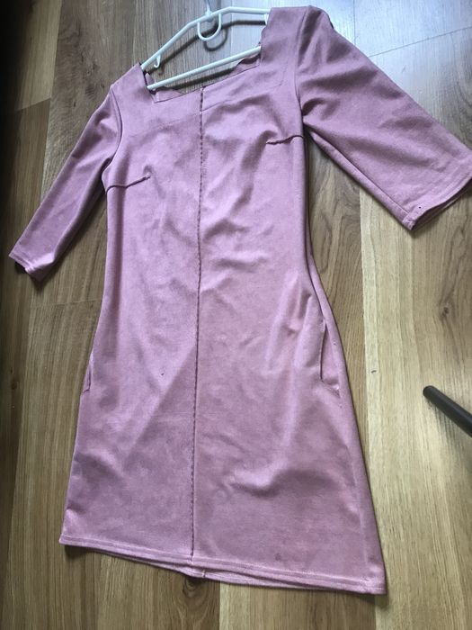 Плаття з гарною спинкою