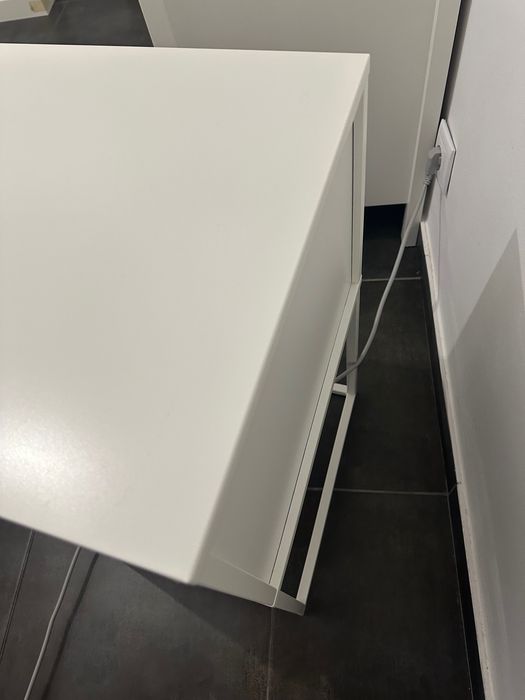 Cómoda para quarto/escritório nova