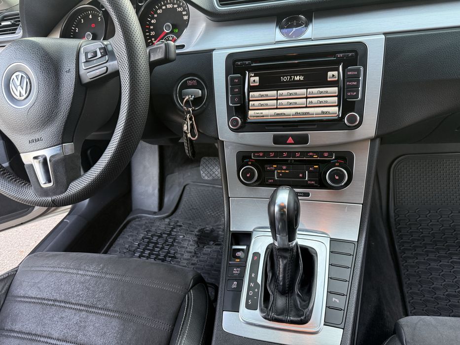 Volkswagen  Passat cc 2011 года 1.8 tsi