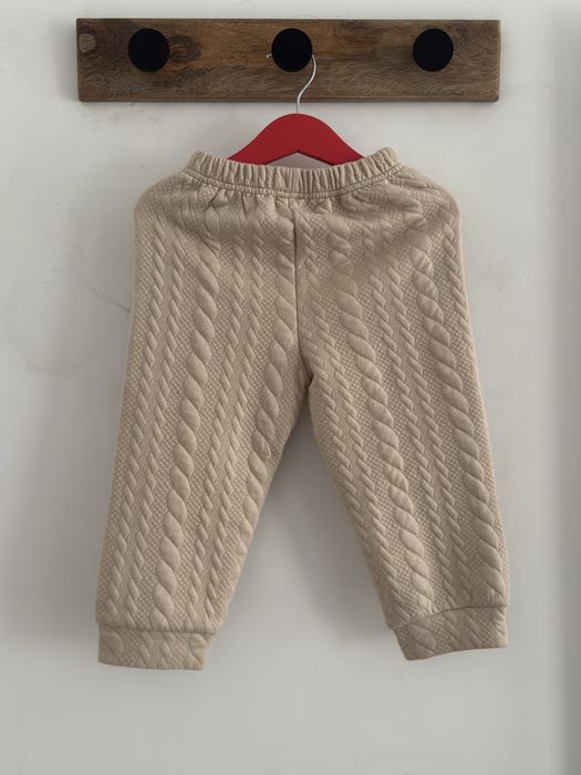 Beżowy dres dla dziewczynki 92/98