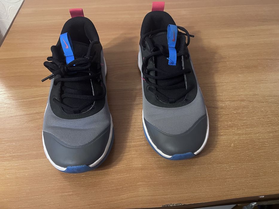 Взуття спортивне