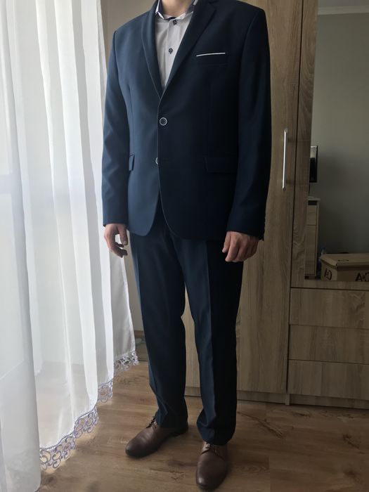 Granatowy Garnitur Męski