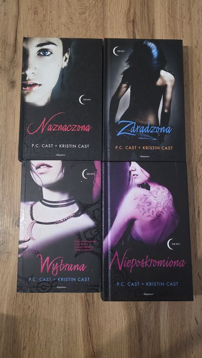 Kompletna seria Dom Nocy (12 tomów + 4 nowelki) P.C. Cast