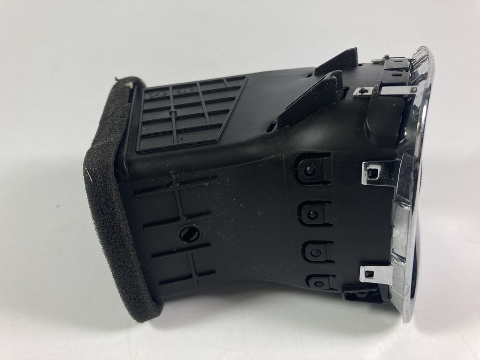 Dodge Durango 2014-20 kratka nawiewu deski rozdzielczej