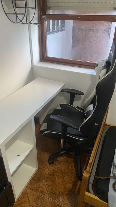 Cadeira Gamer e secretaria ikea