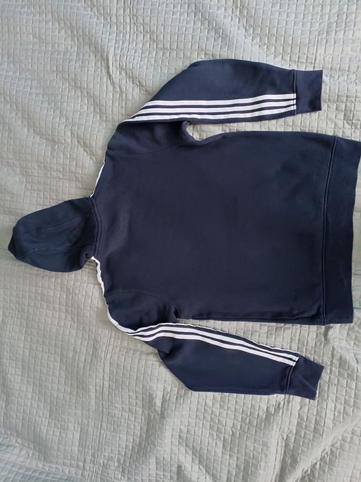 Grafitowa bluza z kapturem Adidas
