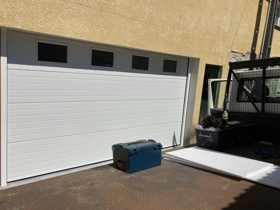 Porta seccionado garagem