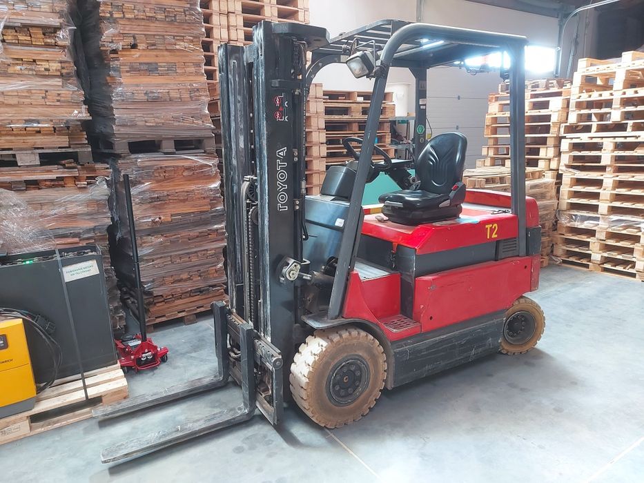 Wózek widłowy toyota elektryczny 7PBMF25