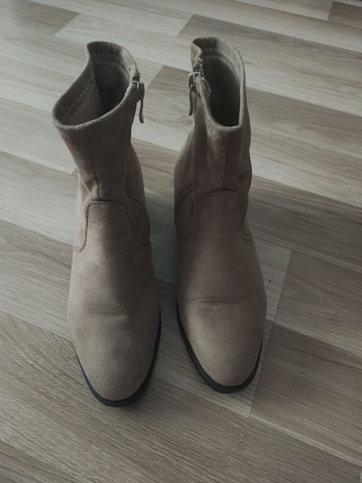 Botki zamszowe 38