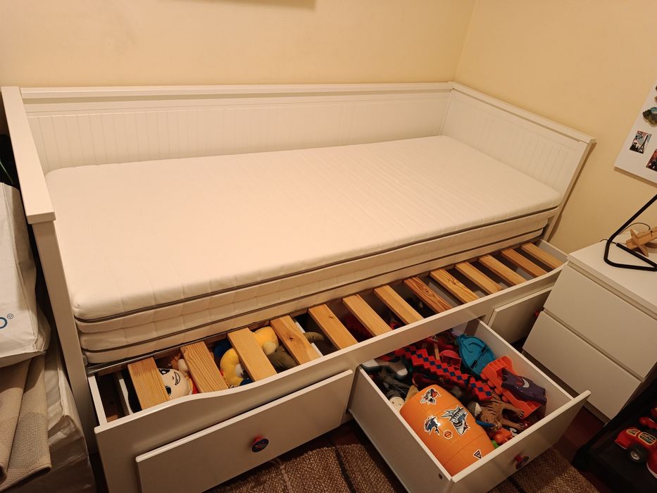Cama de gavetão Hemnes com 2 colchões