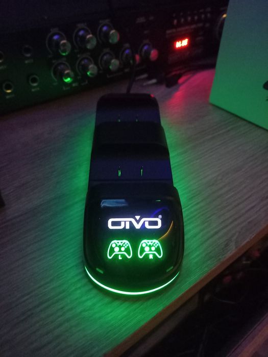 Xbox seria X, pad, stacja dokująca, słuchawki bezprzewodowe xbox.