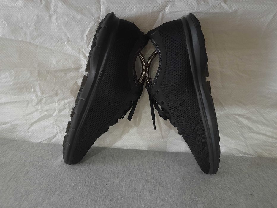 Женские кроссовки Skechers 39