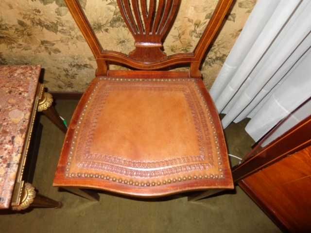 Mesa de Jantar e cadeiras