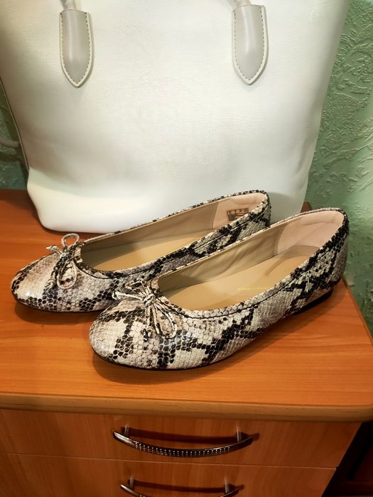 Жіночі шкіряні балетки Clarks