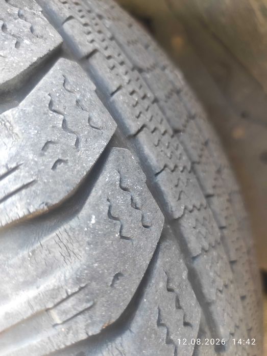 Продам свій автомобіль.