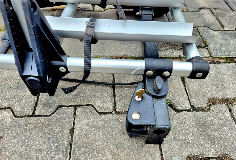 Bagażnik rowerowy na hak Uebler 3⁠C⁠0⁠86⁠1⁠8⁠1⁠9 2-rowerowy aluminiowy
