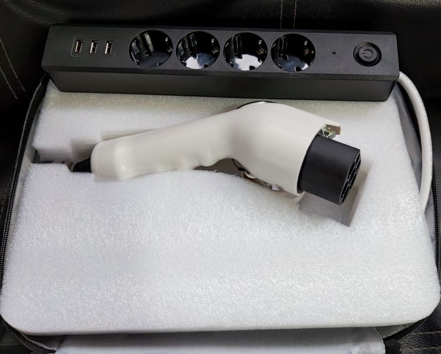 Розпродаж залишків. Розрядник для електромобиля з функцією V2L, V2H