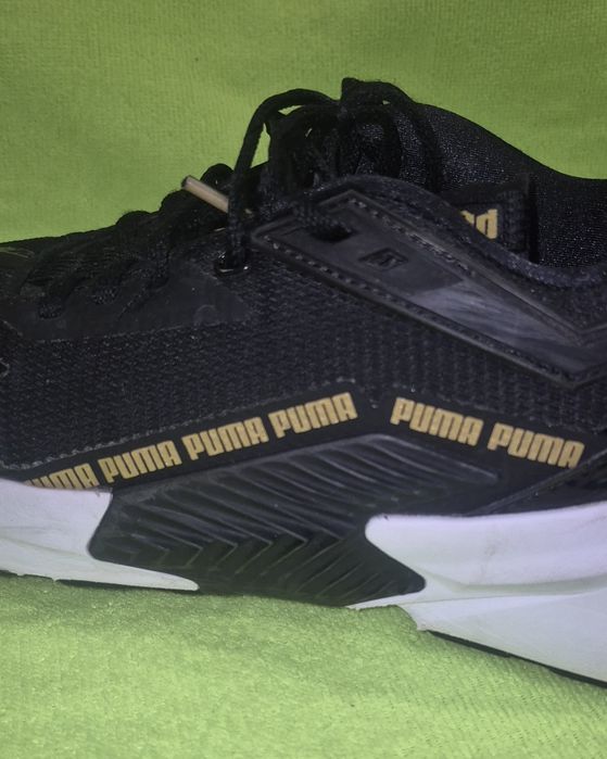 Кросівки жіночі Puma , 39 розмір
