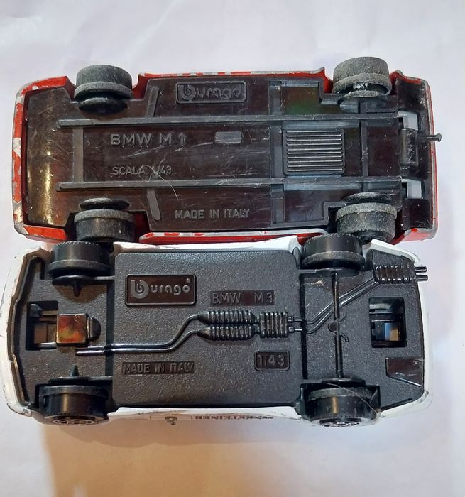 Duas miniaturas Burago Bmw em escala 1/43