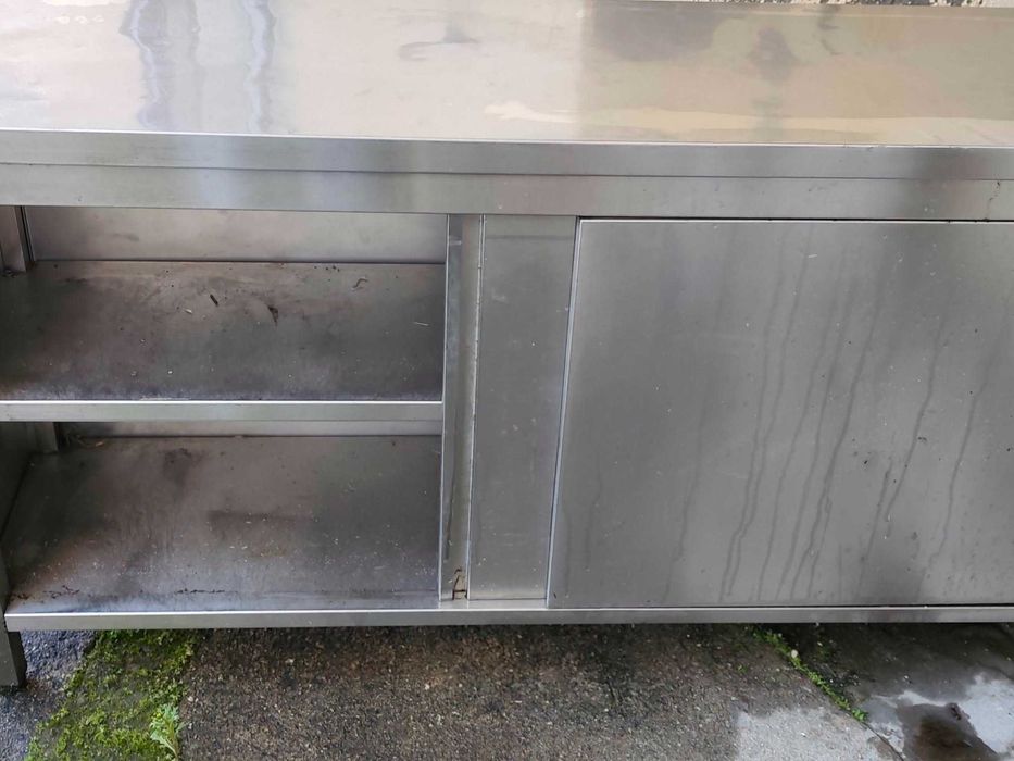 Bancada inox com portas de correr