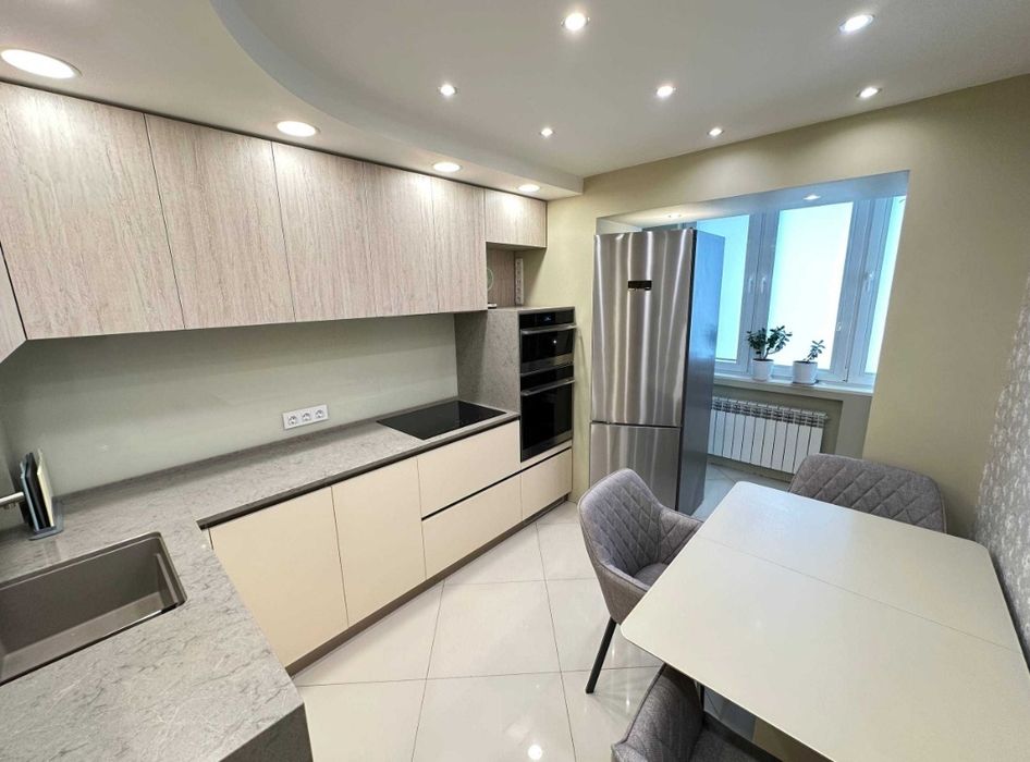 Продам 4к Красный камень, кирпич