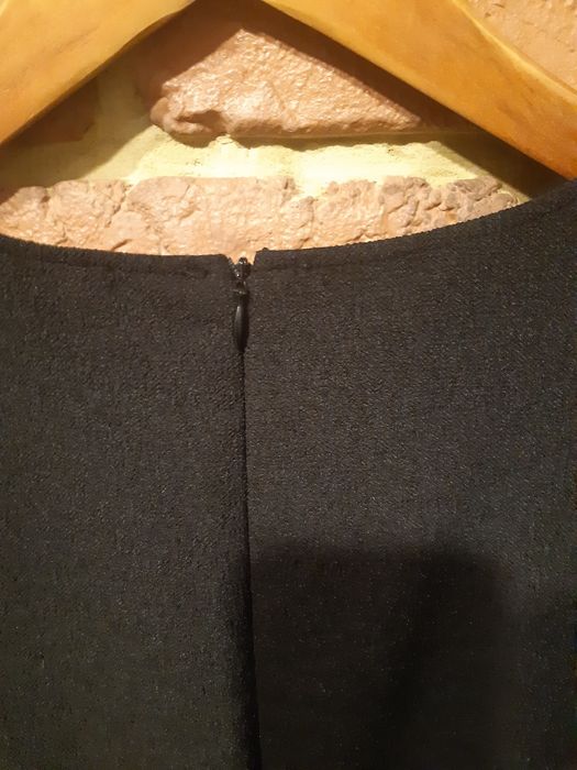 Czarna sukienka Mango M