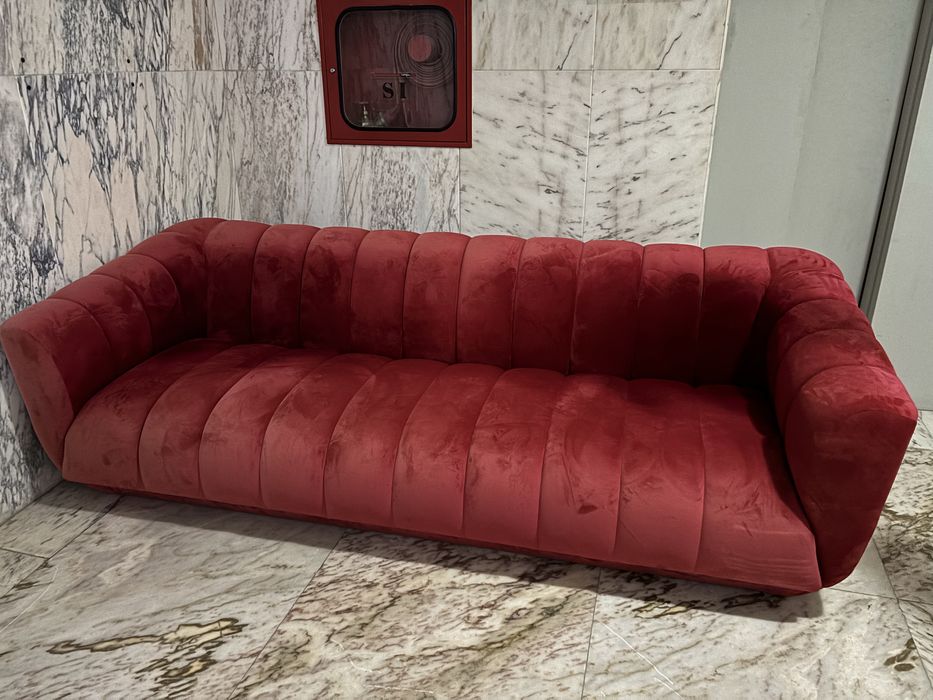 Sofa vermelho 2,5metros