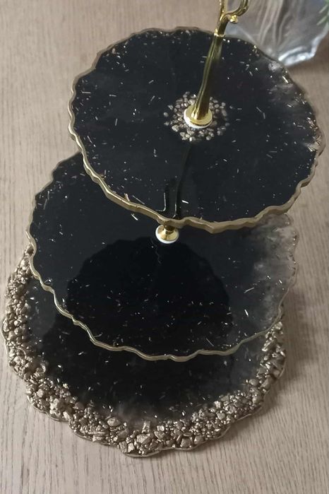 Rękodzieło Patera 3 piętrowa z żywicy epoksydowej czarny ze złotem