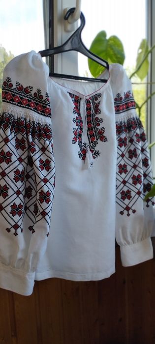 Вишиванка ручної роботи