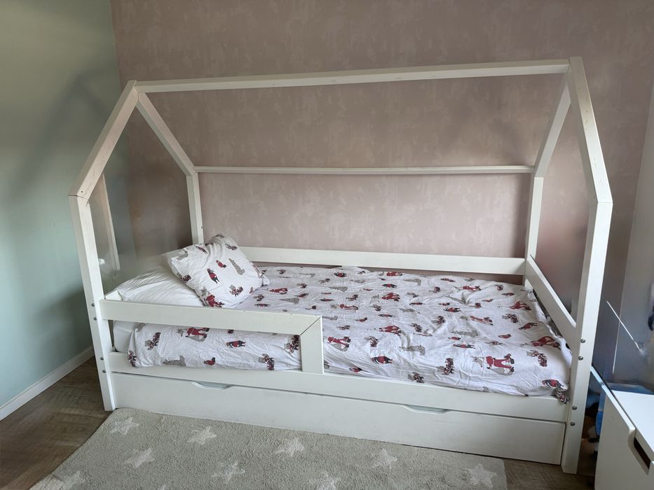 Cama de criança com gaveta e colchão