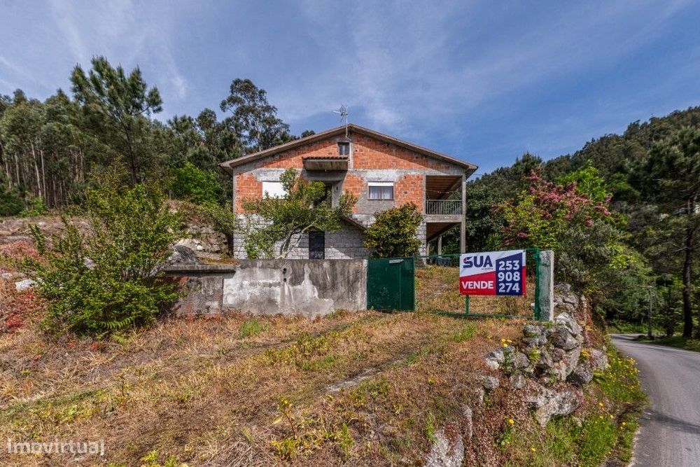 Moradia Ind. V3 - Bouro Santa Marta