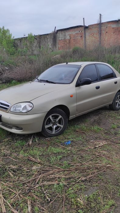 Продам lanos 1.5 2011
