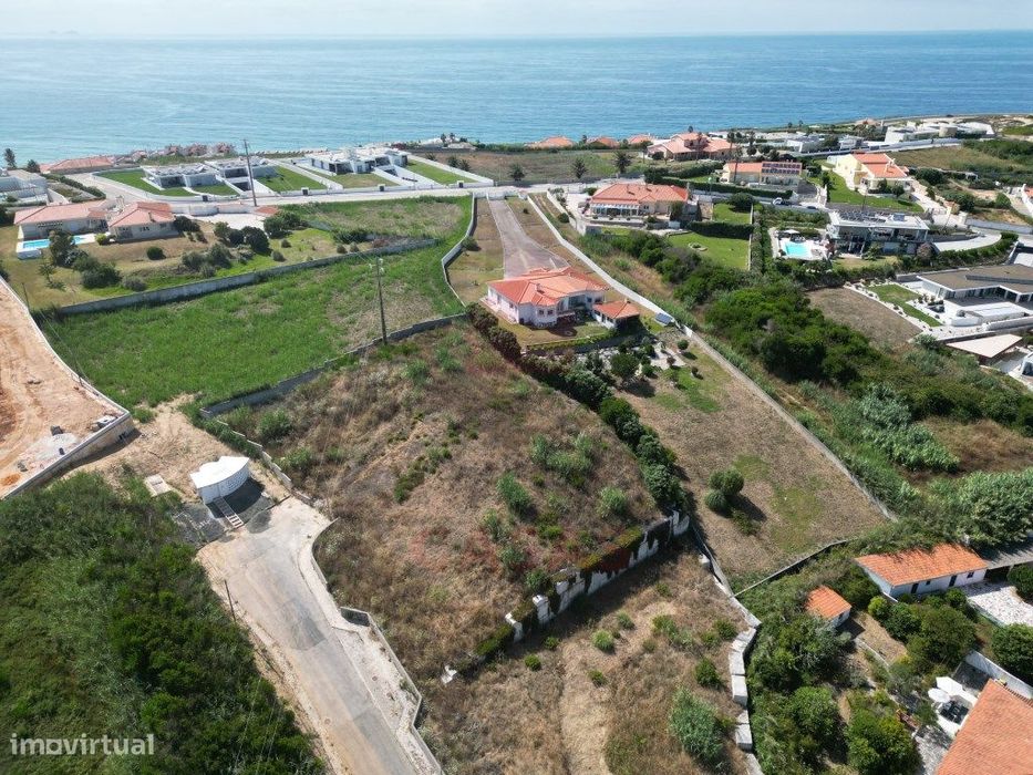 Lote Urbano para Construção de Moradia Térrea com Cave na Foz do Ar...