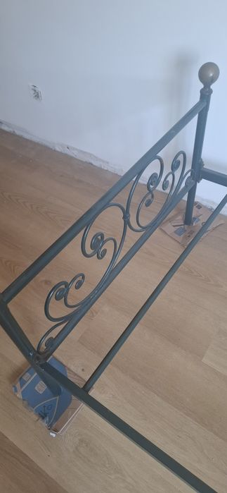 Cama de ferro solteiro